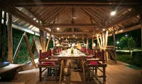 Maringi Sumba Hotels in Radamata
