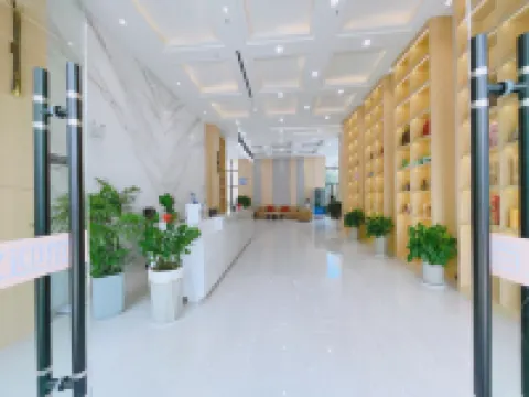 Hunchun 100 yuan hotel Hotels in Qichun