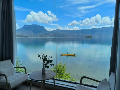 瀘沽湖淳時·阿瓦東月中国式旅館