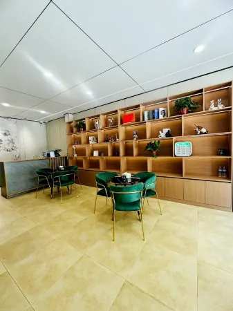 Qingbei Homestay (East Kang No.1 Middle School Store, Tangli West Road, Yuncheng) Отели рядом с достопримечательностью «Yuncheng Finance and Economics School»