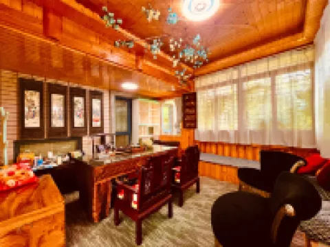 Woodland Streamside Homestay Gathering Retreat