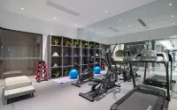 Ease Hotel · Zhi (Liyang Urban Area Wuyue Plaza) - Gym