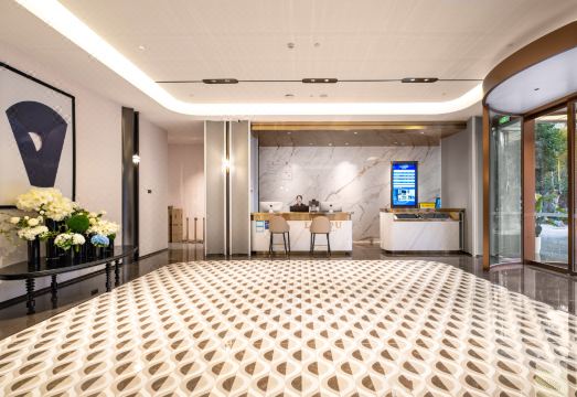 1. 란오 인터내셔널..