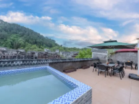 YIQUAN RIVERVIEW B&B (TUO RIVER, YUNQIAO) Hotels in Fenghuang County