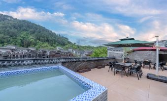 Yiquan Riverside Guesthouse (Fenghuang Ancient Town )