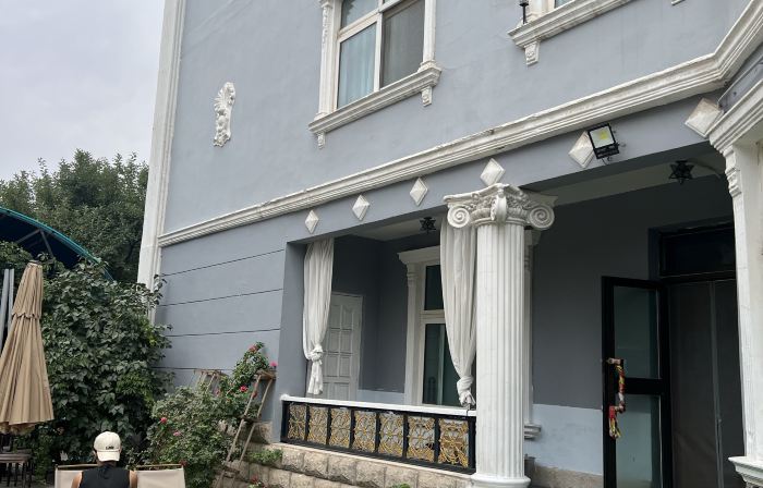Yilin Xiaozhu Hostel (Yining Airport Yining Railway Station)
