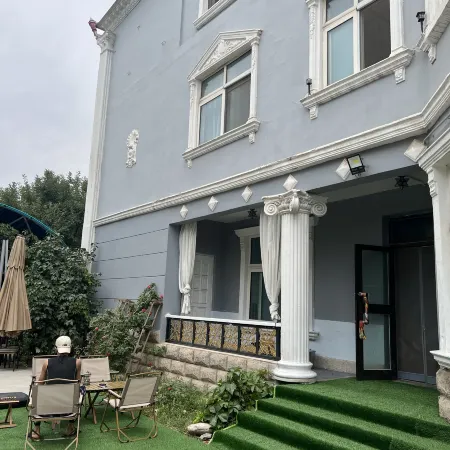 Yilin Xiaozhu Hostel (Yining Airport Yining Railway Station)