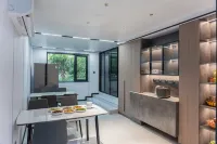 Seeing Yunhu Xiaozhuo