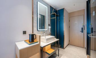 IU Hotel (Linyi Railway Station)