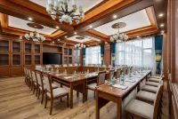 Jinma Lakeside Hotel