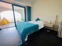 •Coastal View Seaview Hotel