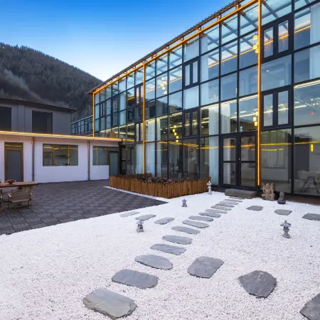 Green Mountain Not-Yet-Late Inn (Wutai Mountain Scenic Area Branch)