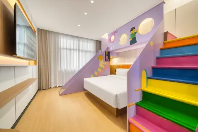 Xilaile Family Resort Hotel (Jinshan North Station) Hotels in LEGOLAND RESORT