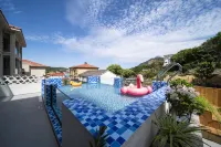 Zhujiajian Yuexia Guyu Seaview Swimming Pool Homestay (Wushitang)