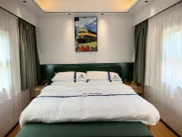 Cunchao Train Theme Hotel - 3-Star