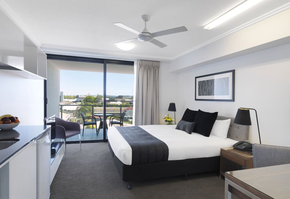 Oaks Carlyle Serviced Apartments Over view