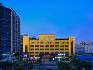 Yilong Hotel (Huizhou Ganghui)