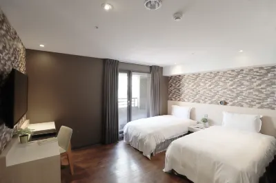 Talmud Hotel Yizhong Hotel di Yi-Chung Bazaar