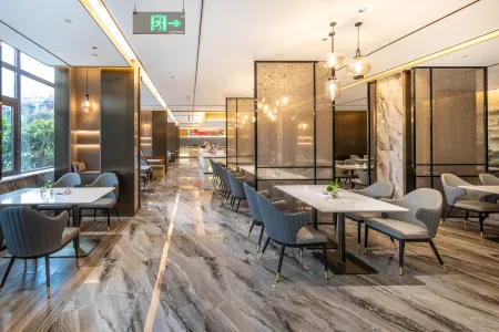 Chongqing Jiangbei Airport Huixing Light Rail Station Atour Hotel Отели рядом с достопримечательностью «Tieshan Square»