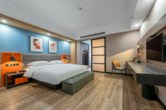 Qianyi Hotel (Yulin Jincheng Center Pedestrian Street Store)