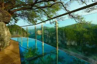 Vienna Hotel (Jishou Qianzhou Ancient City Branch)