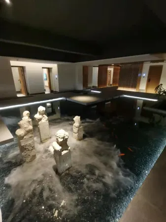 huayayunman Отели рядом с достопримечательностью «Bianhe Street»