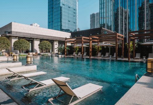 콘래드 샤먼 로비