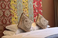 yueji Guesthouse(Baishuizhai scenic spot) - Inns