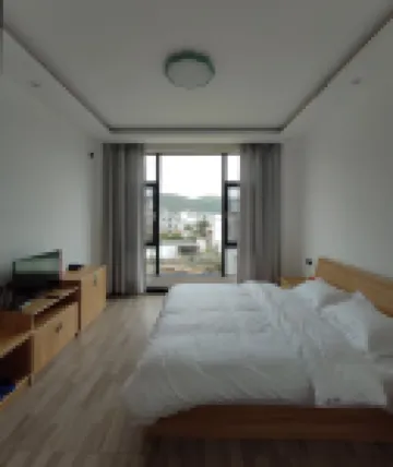 Luoping Chunri Xiaoyuan Homestay (Jinji Peak Cong Branch)