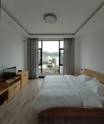 Luoping Chunri Xiaoyuan Homestay (Jinji Peak Cong Branch)