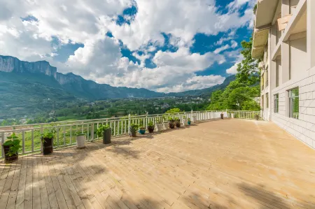 Xiangziyou Resort Hotel Отели рядом с достопримечательностью «Lu Yuan Ping»