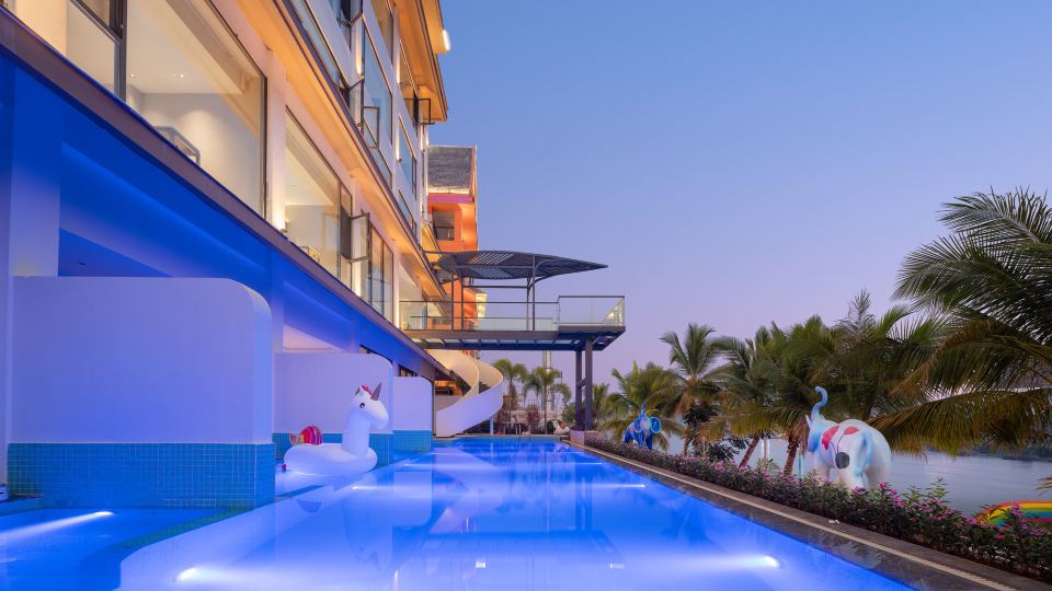 Shawanli Sunset Riverview Hotel (Xishuangbanna Jinghong Gaozhuang Starlight Night Market)