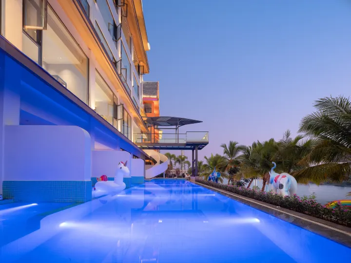 Shawanli Sunset Riverview Hotel (Xishuangbanna Jinghong Gaozhuang Starlight Night Market)