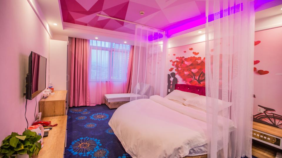 Nanchong North Station Shibao Hotel
