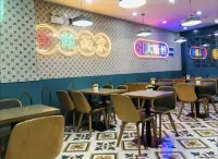 Versailles Apartment (Zhuhai Gongbei Port High-speed Railway Station) Hotels in Zhuhai