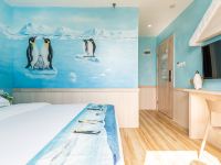 冰雪海洋主题公寓(珠海深井海洋王国店) - 极地企鹅大床房