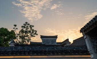 Ningbo Cloud Hotel (Cicheng Ancient County Chengchenghuang Temple)