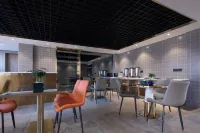 Me Young Me House Hotel (Changsha Wuyi Square Railway Station Subway Station) - sarapan
