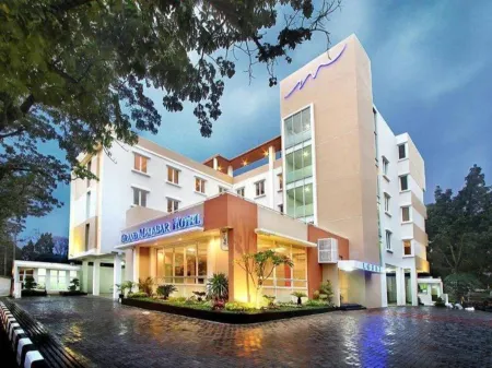 Urbanview Hotel Grand Malabar Bandung Отели в г. Lengkong