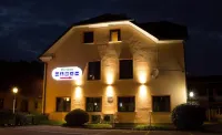 Garni Hotel Cirman 메드보데 호텔