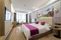 Live in A Fashionable Hotel - balcony
