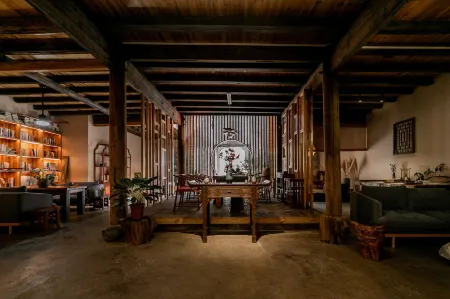 LongXi Hotel Отели в г. Синьхуан