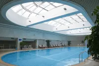 Baotou Rare Earth International Hotel - Pools