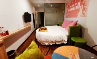 Zitong Aijia Business Hotel