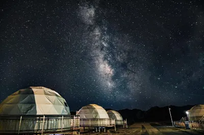 North Latitude 37° Starry CampingGround Hotel a 