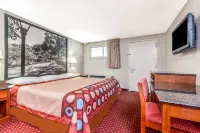 Super 8 by Wyndham North Bergen NJ/NYC Area Hotels in West New York