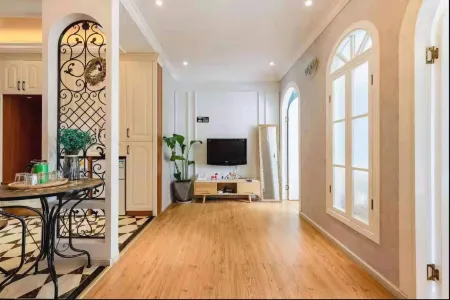 Yunzhiyu Designer Apartment