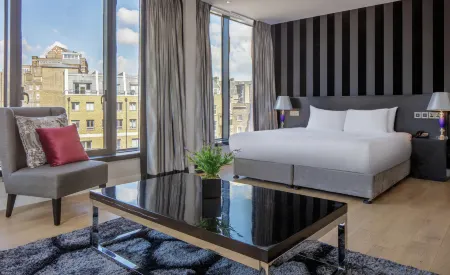 Doubletree by Hilton London - Greenwich Отели рядом с достопримечательностью «Барьер Темзы»