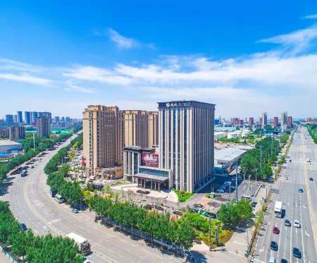 Ruicheng Oriental Hotel, Shenyang Отели рядом с достопримечательностью «Shenyang University of Chemical Technology (Northwest to Shenyang University of Chemical Technology School Hospital)»