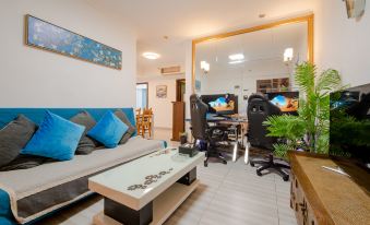 Huanhuatang E-sports Apartment (Futian Science Museum Subway Station)